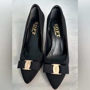 Salvatore Ferragamo Carla Vara Bow Pumps Black EU 37 US 7